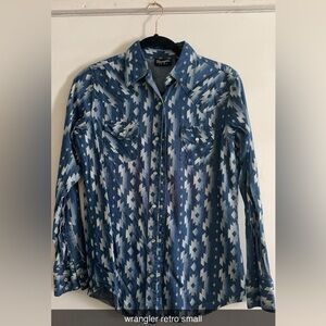 Size Small Wrangler Retro Button Down Shirt